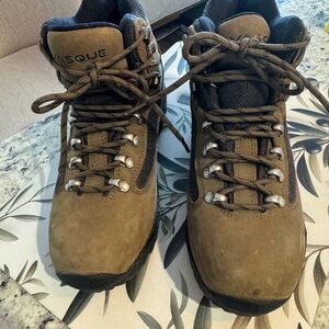 Vasque Women's Brown Lace Up Boots